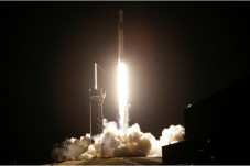 Rencana SpaceX Membawa...
