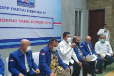 Serang Balik SBY-AHY,...
