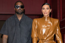 Ganti Nomor, Kim Kardashian...