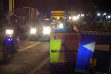 Bahu Jembatan di Jalan...