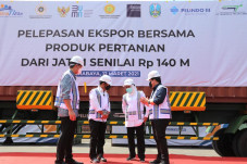 Gubernur Jatim dan Tiga...