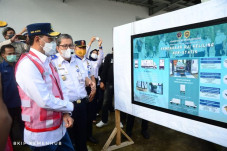 Menhub Tinjau Pembangunan...