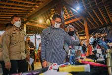 Tarik Wisatawan Melalui...