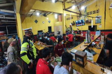 Langgar Jam Malam-Berkerumun,...