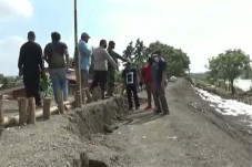 Tanggul Darurat Sungai...