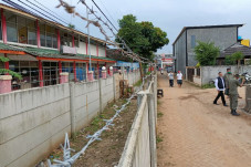 Besok Pagar Beton di...