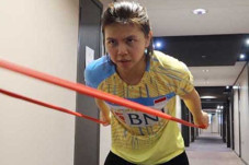 Hangatkan Badan, Greysia...