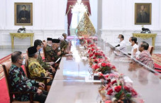 TP3 Ungkap Isi Percakapan...