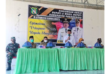 Kunker ke Bambalamotu,...