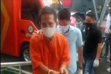 Pria Kelainan Seks,...