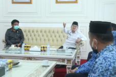 Wali Kota Palopo Tawarkan...