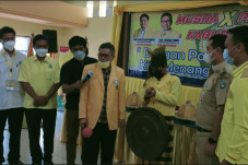 Aklamasi Pimpin Golkar...