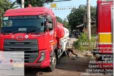 Truk Tangki Pertamina...