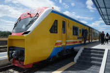 Proyek Kereta Api Sulsel...