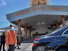 Presiden Jokowi Bergaya...