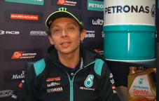Valentino Rossi Berencana...