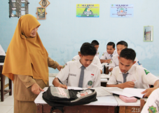 Lobi Kemenag Manjur,...