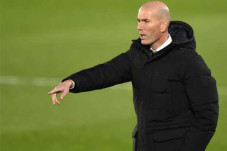 Zidane Emoh Dipusingkan...