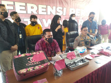 Polisi Blokir Konten...