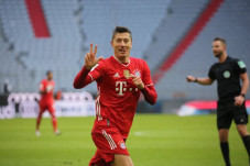 Bayern Lumat Stuttgart:...