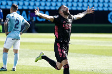 Cetak Gol Enam Laga...