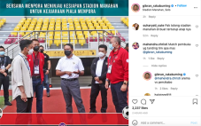 Gibran Tinjau Stadion...