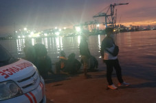 Kapal Tenggelam di Teluk...