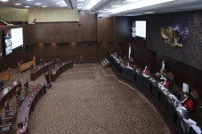 MK Tolak Seluruh Permohonan...