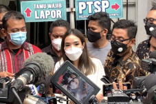 Gisel Sedih Lihat Dua...