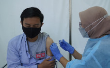 ITB Gelar Vaksinasi...