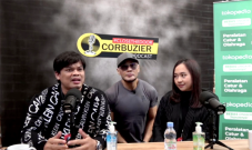 Nyeleneh, Dewa Kipas...