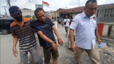 Dani Remuk Dihajar Massa...
