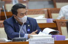Anggota DPR Pertanyakan...