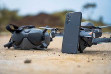 Tanpa Camera Bump, Desain...