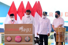 Resmikan Bandara Kuabang,...
