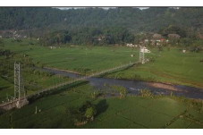 Pesona Indah dari Jembatan...