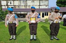 Tak Pernah Dinas, Anggota...