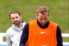 Southgate Atur Waktu...