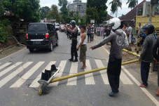 Viral, Pria Bekasi Nekat...