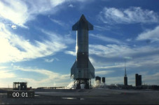 SpaceX Bersiap Luncurkan...