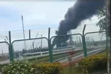 Kebakaran dan Kepulan...