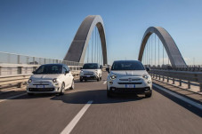 Fiat 500 Luncurkan Mobil...