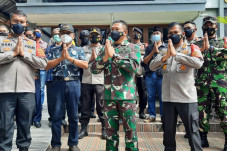 Gelar Jumat Agung, 250...