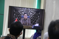 Menko Airlangga Ajak...