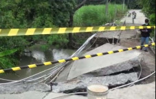 Diterjang Banjir Besar,...