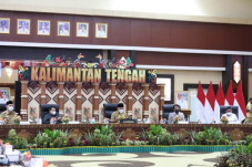 Gubernur Kalteng Tandatanganani...