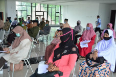 24 Modin Perempuan asal...