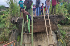 Pasca Jembatan Ambruk,...