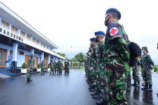 Personel Batalyon Kesehatan...
