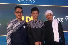 Bawakan Lagu Karya Opick,...